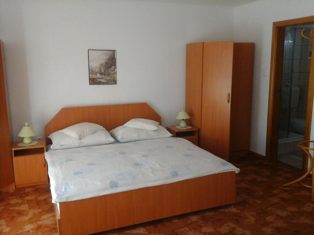 Petrovics Apartmanhaz 1 Bük