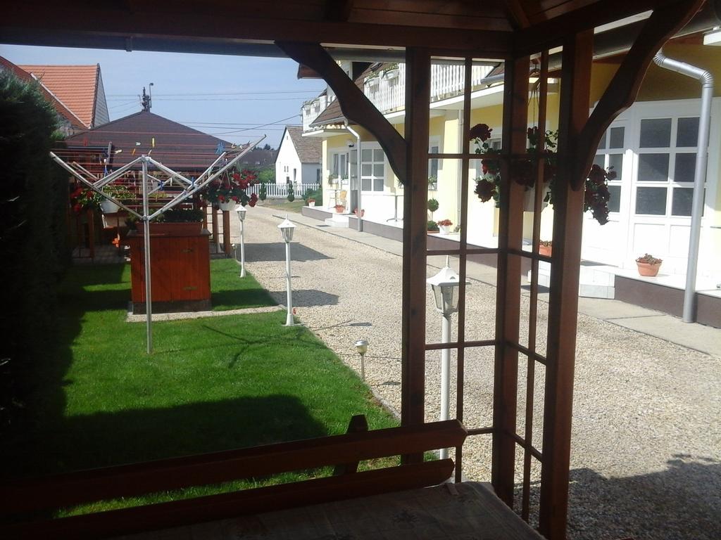 Petrovics Apartmanhaz 1 *